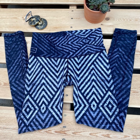 ✨RARE VINTAGE NIYAMA SOL + TRUFUSION BATIK OMBRÉ GEOMETRIC ENDLESS LEGGING M - Picture 3 of 13